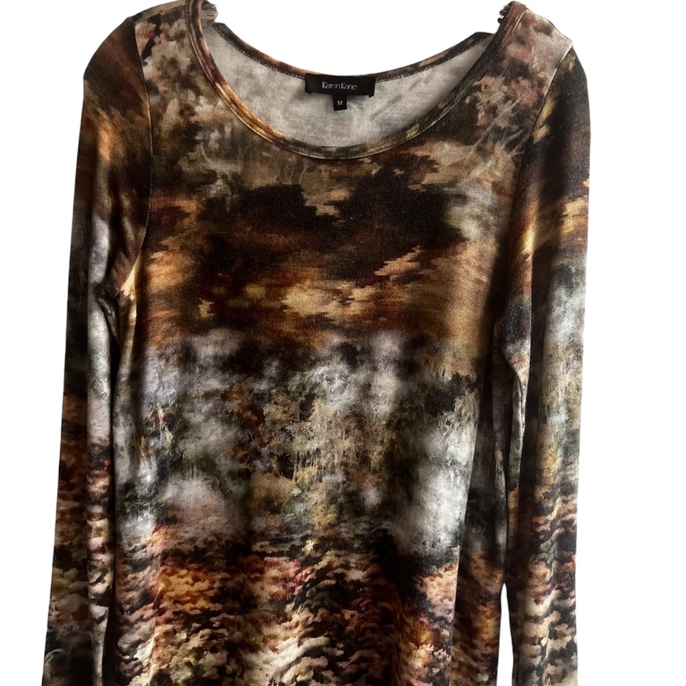 Karen Kane long-sleeve top with an abstract print Size